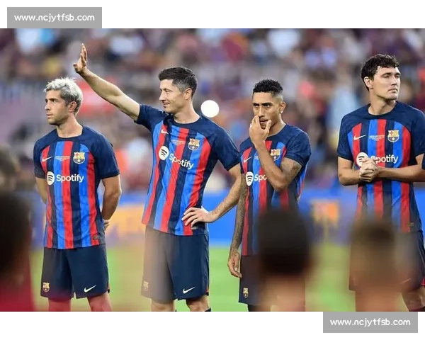 西甲焦点战直播比利亚雷亚尔迎战巴萨争冠关键一役全程高清解说