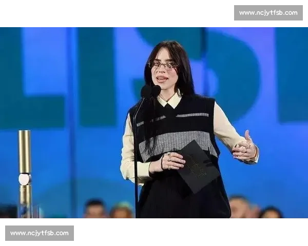 蒂娜vs时代浪潮中的抉择与自我重塑之路勇气信念冲突成长纪实